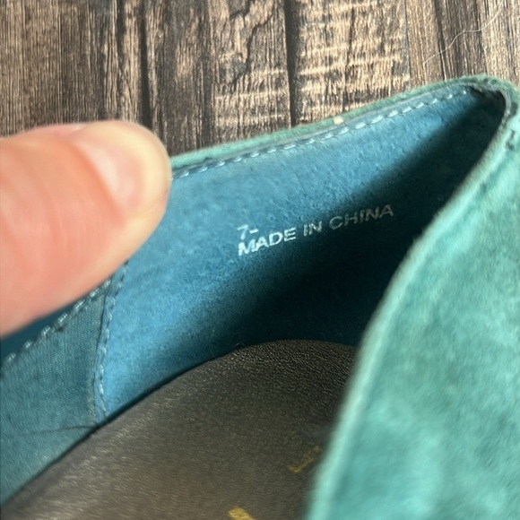 Me Too teal turquoise suede pumps heels - Picture 8 of 8
